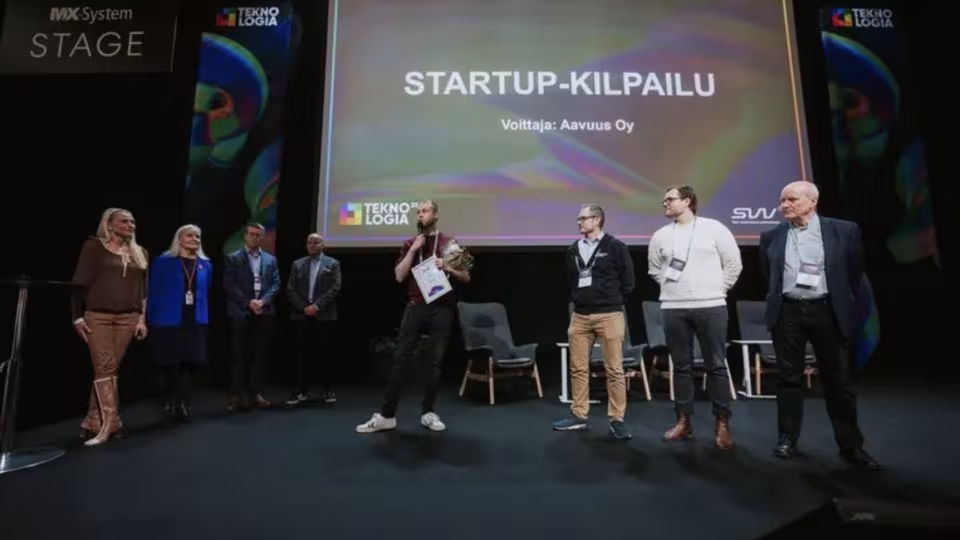 Aavus vastaanottamassa palkintoaan. Kuva: Petri Mast / Suomen Messut