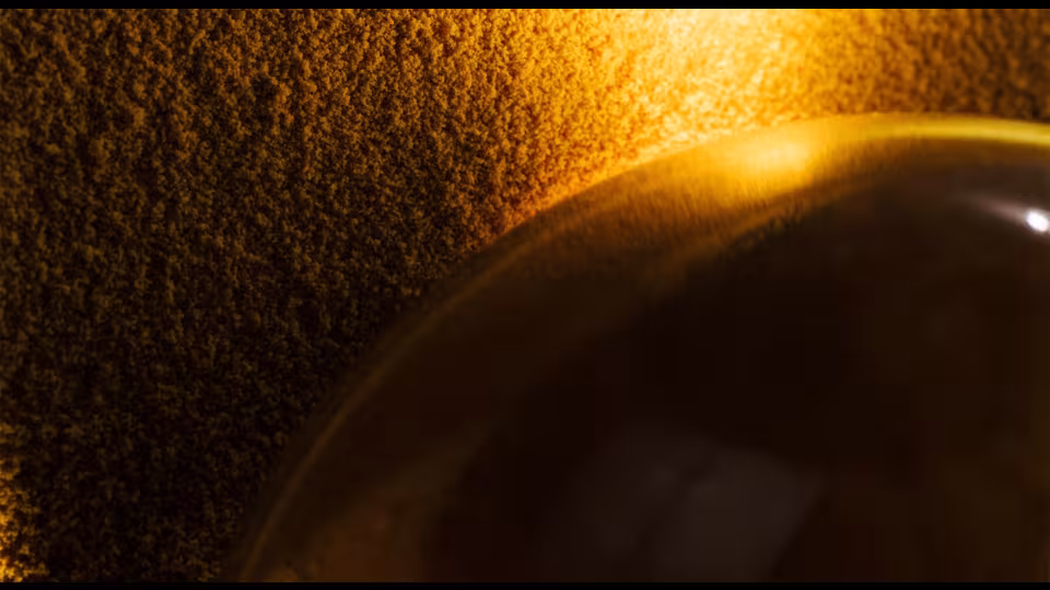 Soleiinia (keltaista pulveria)