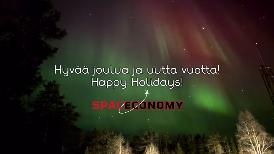 Joulukortti, missä revontulia Sodankylän taivaalla